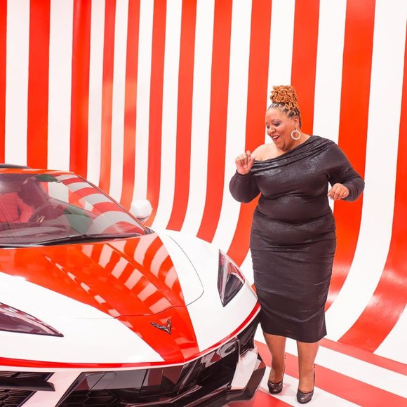 Plus Size - Picture 8 of 8